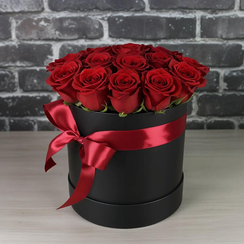 Цветочная композиция из Розы в шляпной коробке в Акташ