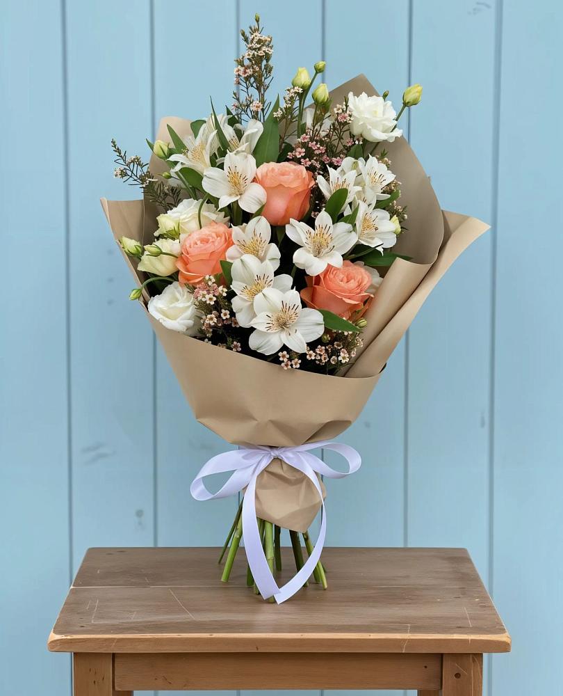 Букет цветов из: Альстромерии, Лизиантусы, Розы и Хризантемы в Акташ